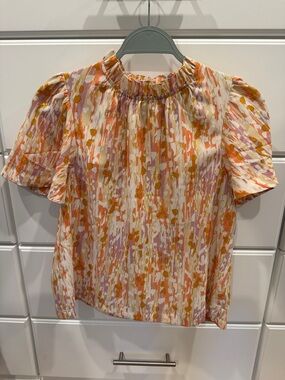 Pinch Floral-Print Short Sleeve Smocked Neck Blouse in Pink & Orange